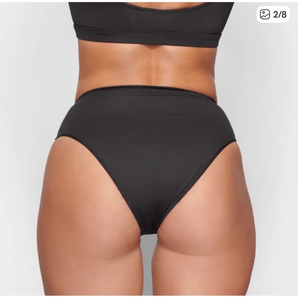 SKIMS Recycled Swim Mid Waist Bottom Onyx Black SW-MWB-0748 Size Medium NWT - Picture 4 of 9
